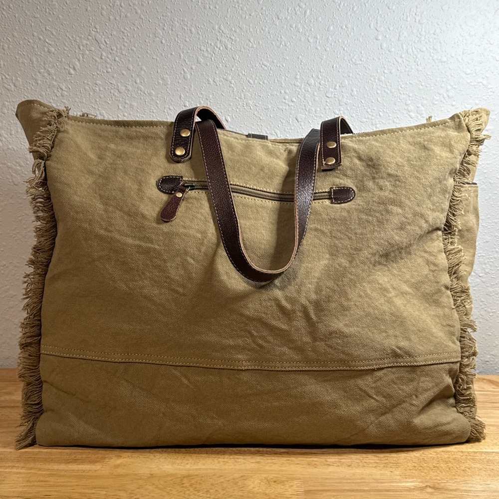 Myra Bag Myra Pastel Hues Weekender Bag - Picture 4 of 16